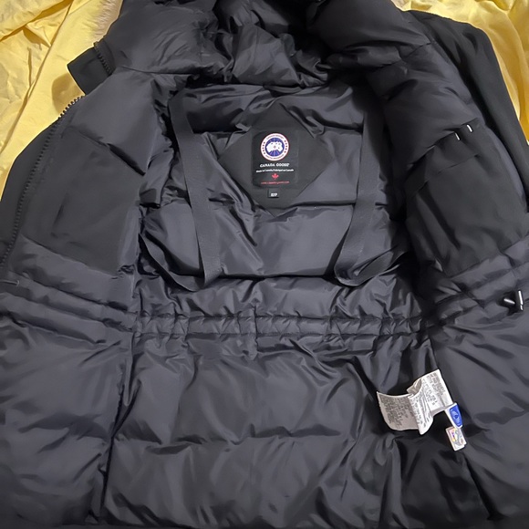 canada goose jacket - Picture 4 of 5